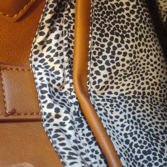 Sole Society Nikole Handbag in an Ivory Color With Camel Trim. NWT Very Cute! - Picture 11 of 12